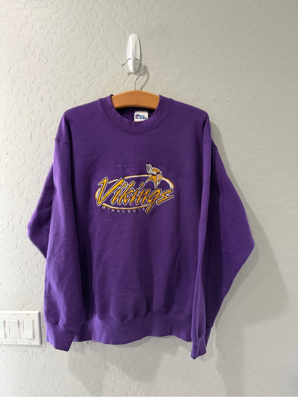 Vintage Pro Player Minnesota Vikings Script Sweatshirt Large Bin 1